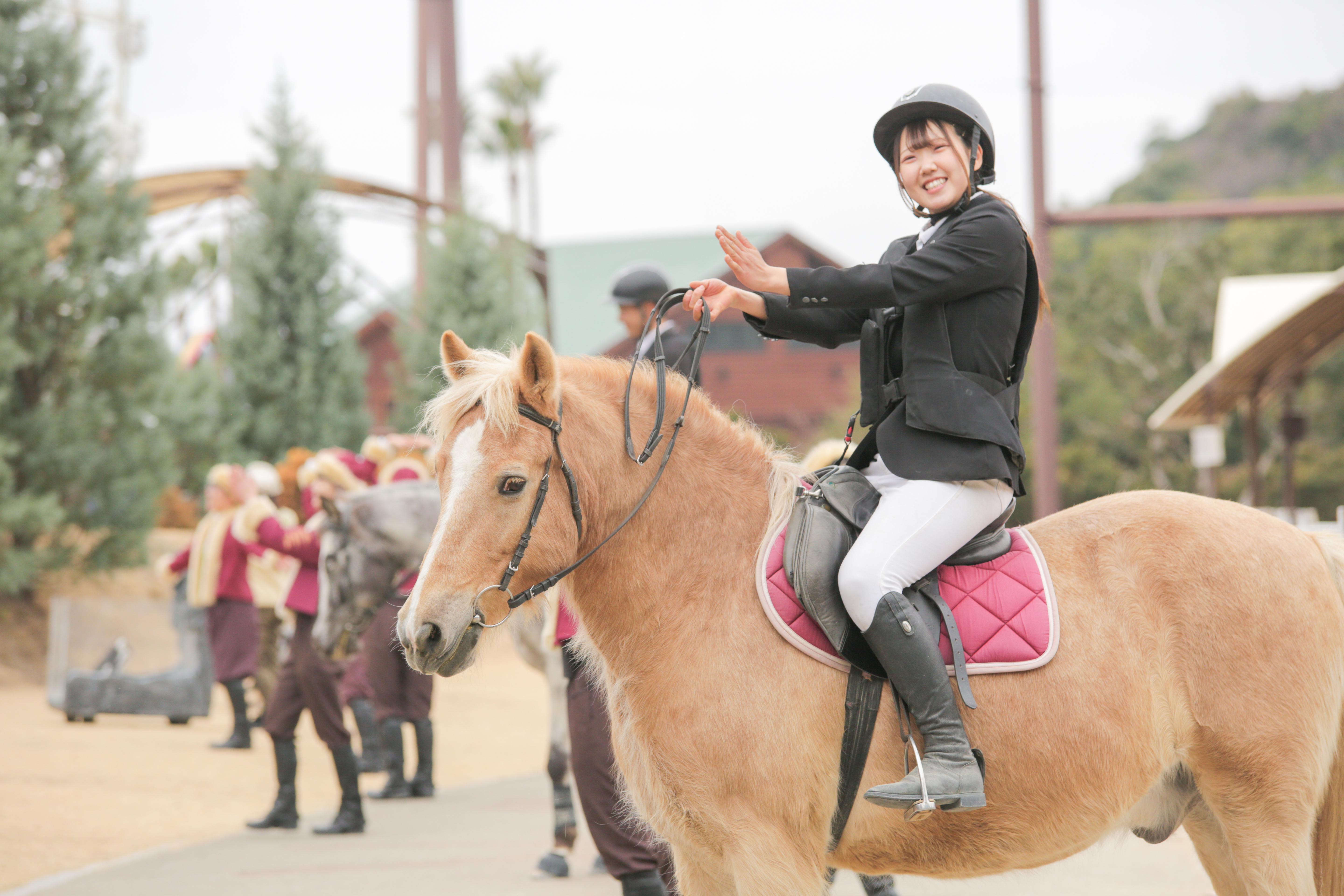ANIMAL CARNIVAL ”with” HORSE PERFORMANCE