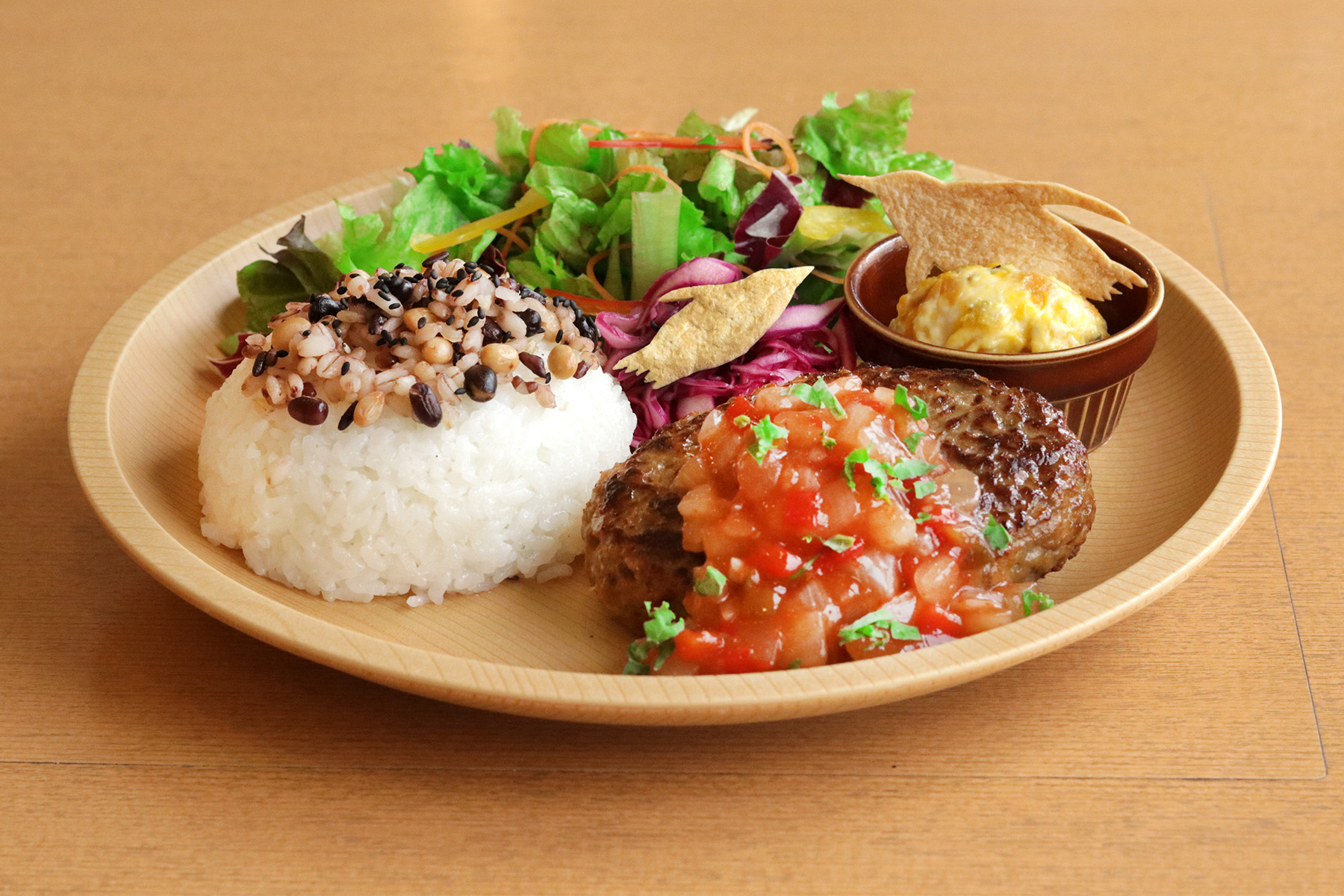 img_food_2026summer_スパイシーハンバーグ